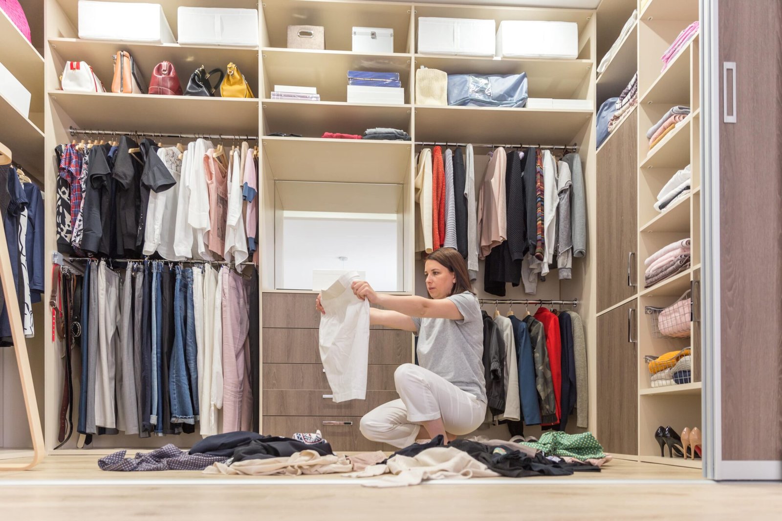 declutter before moving into a new home